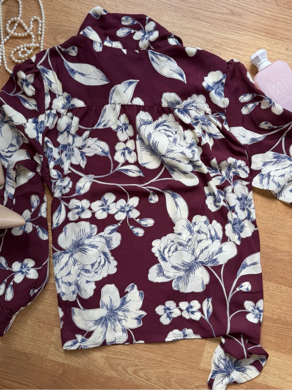 Button-Front Floral Blouse in Burgundy - Picture 4 of 4